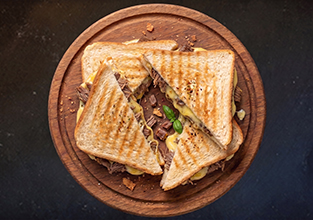 Kavurma-Kasarlı Tost